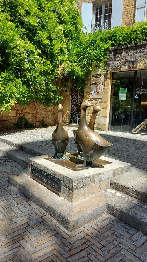 בעיירה סרלה